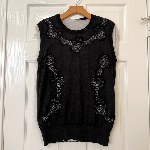 NWT Dolce & Gabbana black cashmere and silk lace light sweater sleeveless top. - Picture 1 of 12